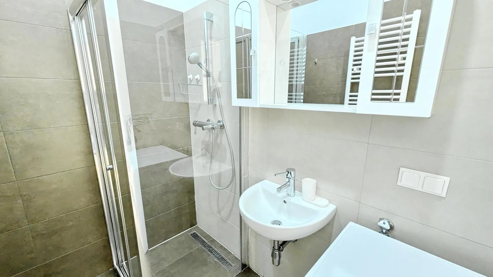 Cozy Apartment- 5 Minutes To Danube River Vienna